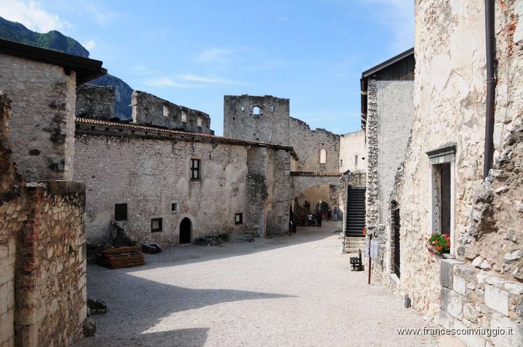 Castello di Beseno 2011.08.06_19.JPG